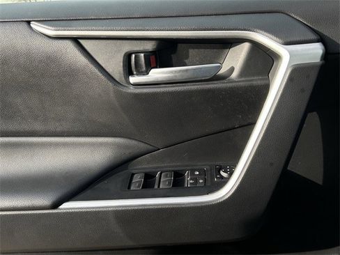 Used 2023 Toyota RAV4 XLE Premium image 26
