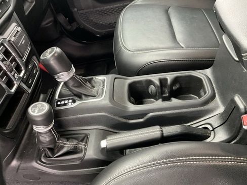 Used 2023 Jeep Wrangler Unlimited Sahara w/ Cold Weather Group image 19