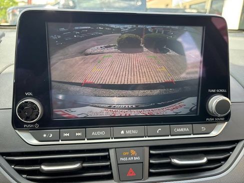 Used 2024 Nissan Altima 2.5 SR FWD image 25