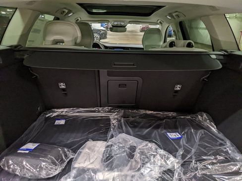 New 2025 Volvo V60 B5 Cross Country Ultra w/ Protection Package Premier image 27