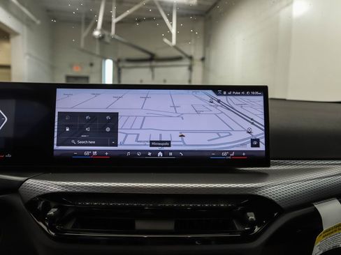 Used 2025 BMW 330i xDrive Sedan w/ Convenience Package image 18