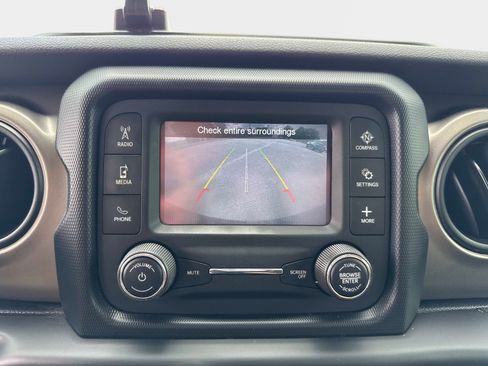 Used 2018 Jeep Wrangler Unlimited Sport AWD/4WD image 23