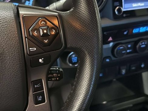 Used 2020 Toyota Tacoma SR5 AWD/4WD image 21