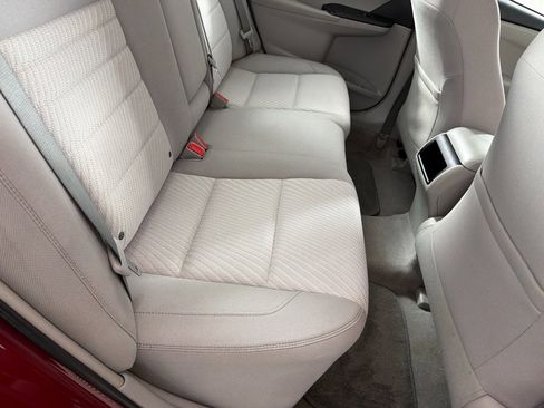Used 2016 Toyota Camry LE FWD image 19