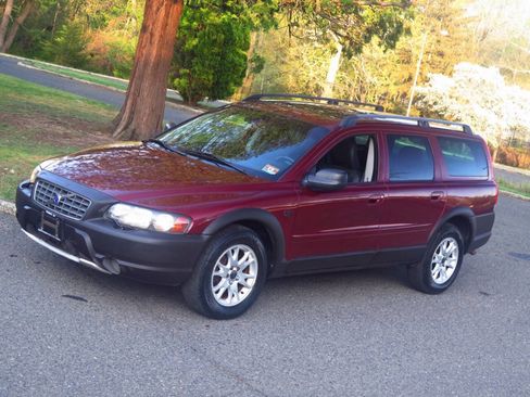 Used 2004 Volvo V70 image 28