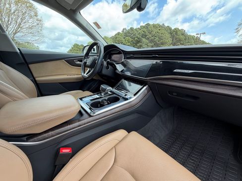 Used 2019 Audi Q8 Prestige AWD/4WD image 19