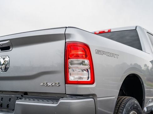 Used 2024 RAM 2500 Big Horn w/ Sport Appearance Package image 13