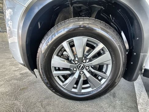 Used 2022 Nissan Pathfinder SV AWD/4WD image 24