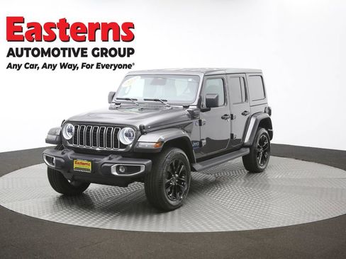 Used 2025 Jeep Wrangler Unlimited Sahara AWD/4WD image 51