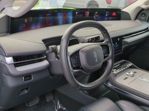 Used 2025 Lincoln Navigator Reserve AWD/4WD image 14
