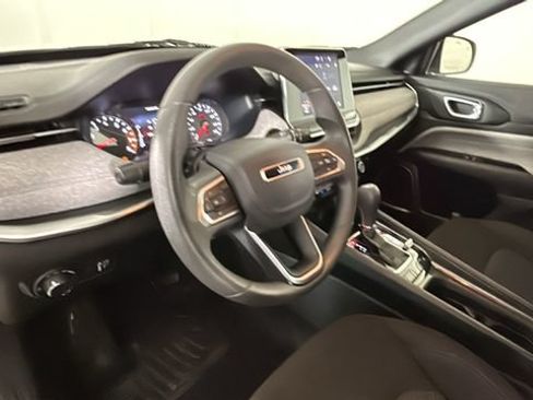 Used 2025 Jeep Compass Sport AWD/4WD image 13
