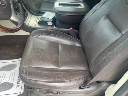 Used 2013 Cadillac Escalade Platinum AWD/4WD image 6