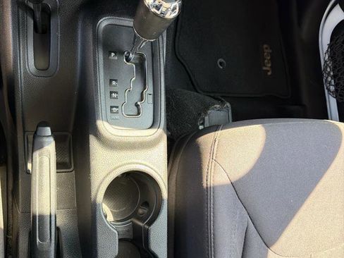 Used 2013 Jeep Wrangler Sport AWD/4WD image 13