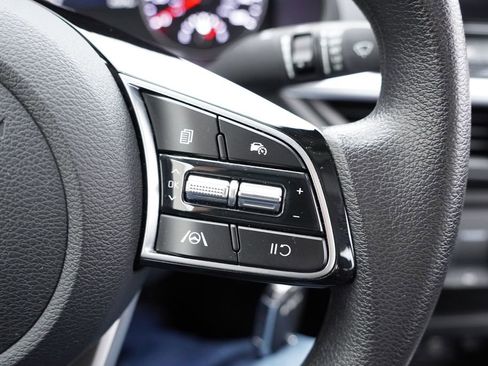 Certified 2022 Kia Forte LXS w/ LXS Technology Package image 26