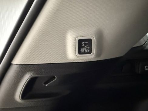 Used 2023 Jeep Grand Cherokee Limited image 35