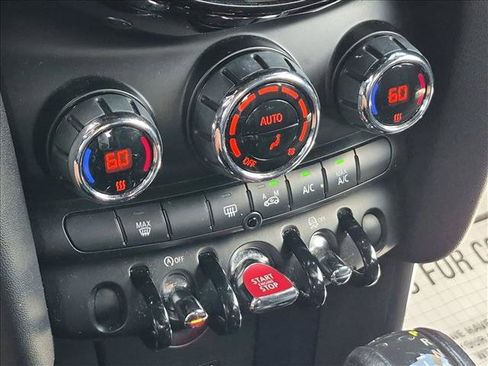 Used 2016 MINI Cooper 4-Door Hardtop FWD image 15