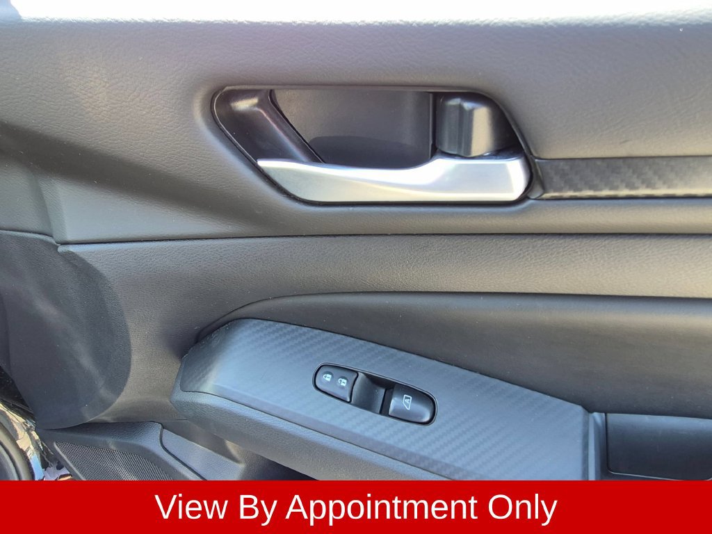 Used 2025 Nissan Altima 2.5 SV FWD image 34