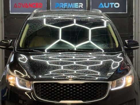 Used 2016 Kia Sedona LX w/ LX Convenience Package image 5