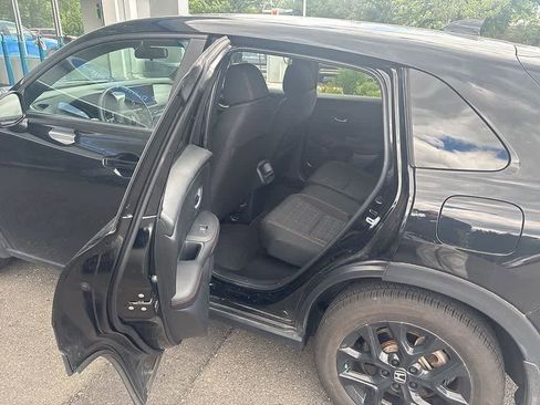 Certified 2025 Honda HR-V Sport image 19
