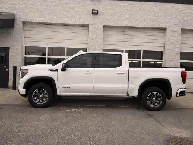 Used 2025 GMC Sierra 1500 AT4 AWD/4WD image 1