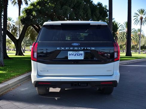 Used 2025 Ford Expedition Max Active AWD/4WD image 6