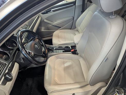 Used 2016 Volkswagen Passat 1.8T SE image 22