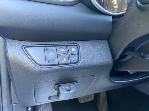 Used 2019 Genesis G70 2.0T Advanced RWD image 60