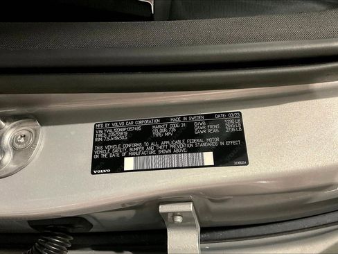Used 2023 Volvo XC60 B5 Plus FWD image 17