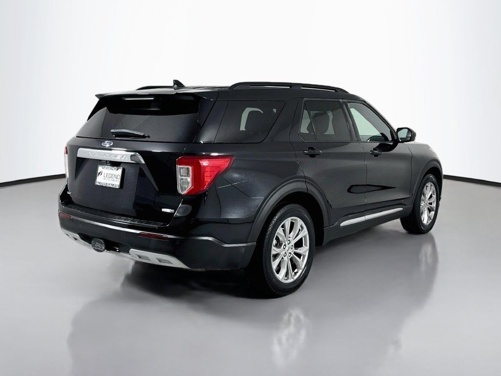 Used 2020 Ford Explorer XLT w/ Equipment Group 202A AWD/4WD image 6