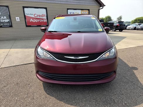 Used 2017 Chrysler Pacifica LX w/ Tire & Wheel Group image 2