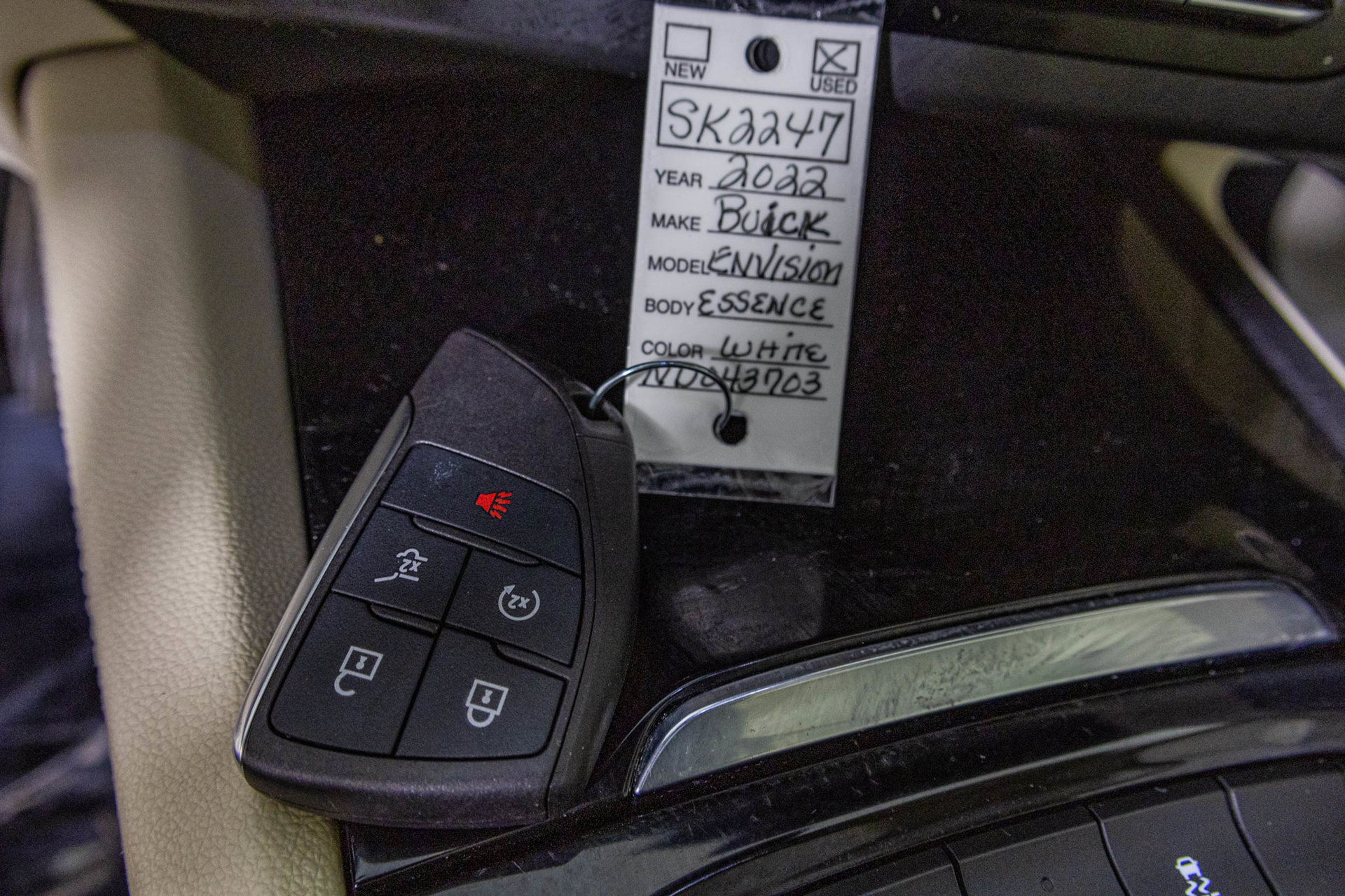 Used 2022 Buick Envision Essence w/ Technology Package I FWD image 31