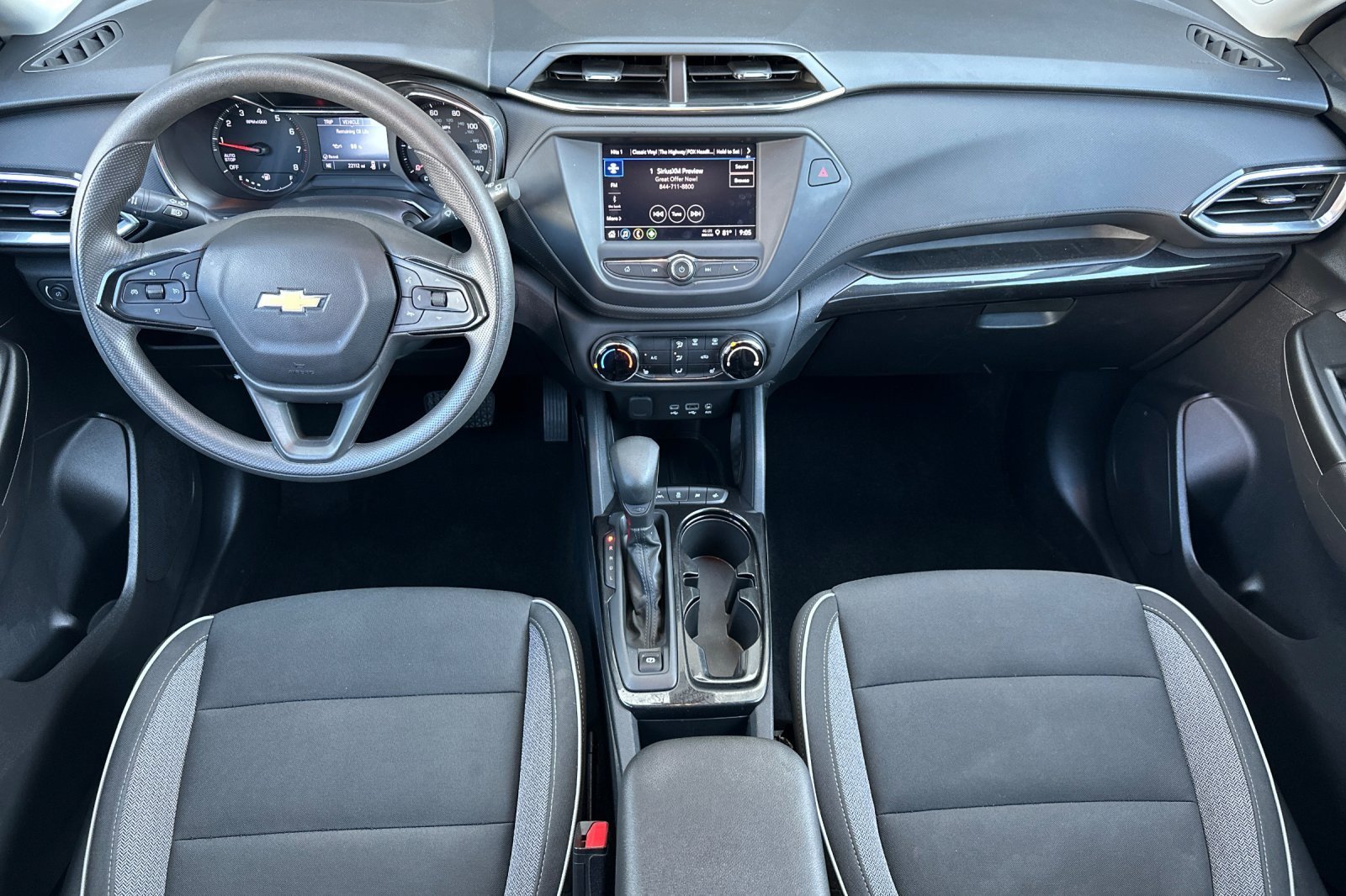 Used 2022 Chevrolet TrailBlazer LT FWD image 12
