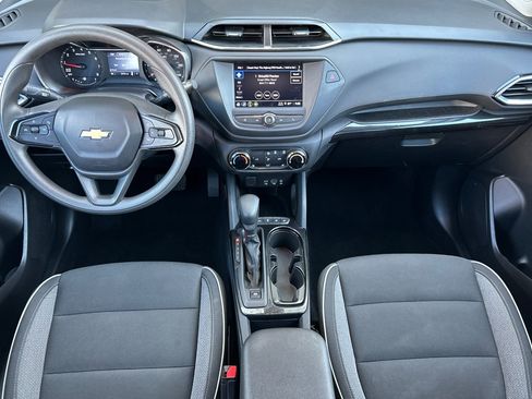 Used 2022 Chevrolet TrailBlazer LT FWD image 12