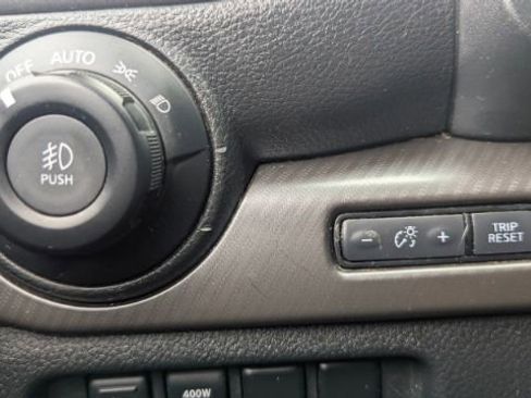 Used 2022 Nissan Titan PRO-4X w/ Pro-4x Convenience Package image 31