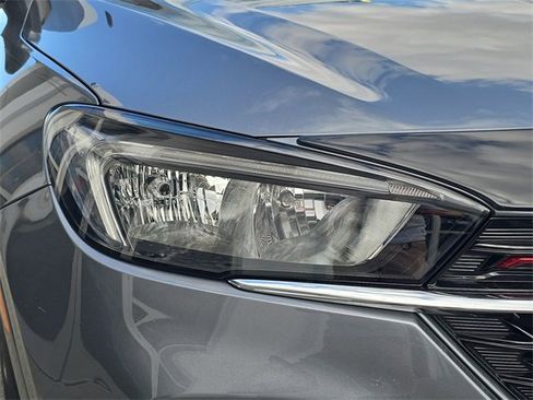 Certified 2021 Buick Encore GX Select w/ Advanced Technology Package image 10