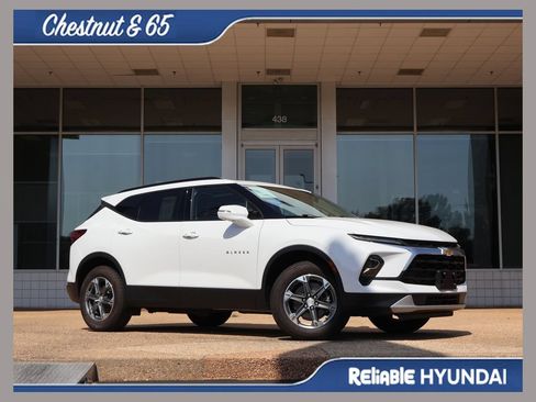 Used 2023 Chevrolet Blazer LT w/ Sound & Technology Package FWD image 1