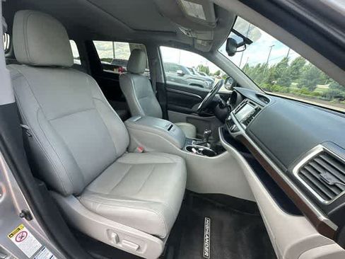 Used 2016 Toyota Highlander Limited AWD/4WD image 21