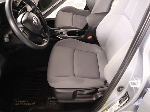 Used 2025 Toyota Corolla Cross AWD Hybrid image 10
