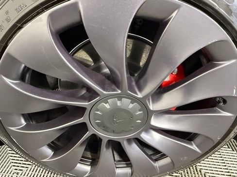 Used 2021 Tesla Model Y Performance AWD/4WD image 16