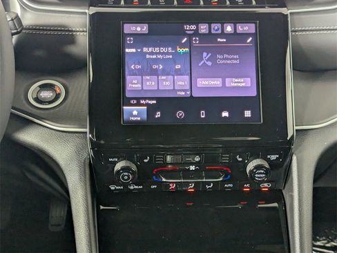 New 2025 Jeep Grand Cherokee Altitude image 20