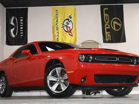 Used 2020 Dodge Challenger SXT image 83