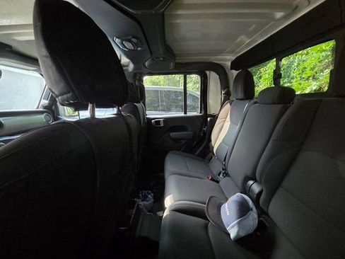 Used 2022 Jeep Gladiator Sport AWD/4WD image 7