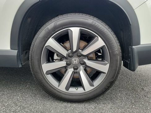 Certified 2025 Honda Pilot Touring image 7