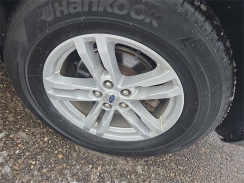 Certified 2022 Ford Explorer XLT w/ Equipment Group 202A image 30