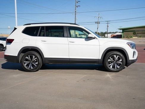 New 2026 Volkswagen Atlas SE image 7