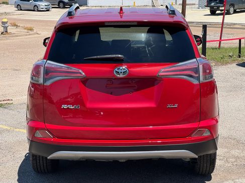 Used 2017 Toyota RAV4 XLE FWD image 5