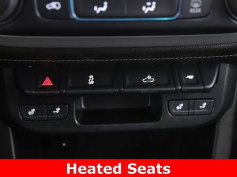 Used 2019 GMC Canyon SLE w/ Elevation Edition image 4