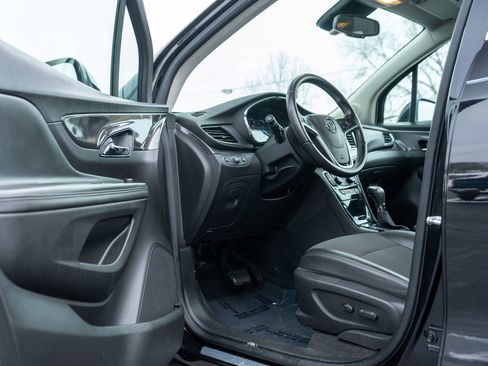 Used 2020 Buick Encore Sport Touring image 13