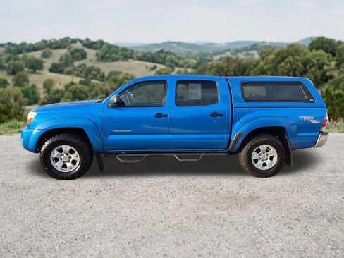 Used 2011 Toyota Tacoma PreRunner w/ TRD Off-Road Pkg RWD image 5