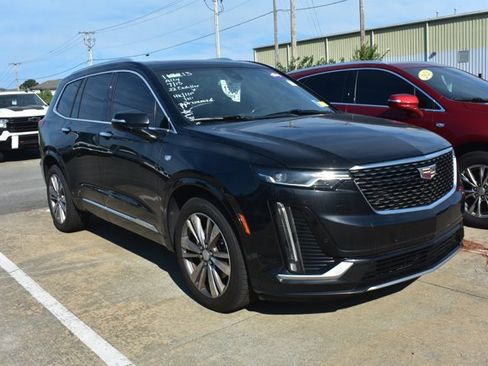 Used 2022 Cadillac XT6 Premium Luxury AWD/4WD image 3